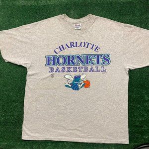 Vintage 90s Charlotte Hornets T-Shirt Logo NBA Basketball Team Hanes Gray